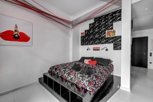 ARTROCK Experience - POP Loft Gallery - 24mq - Hermoupoli