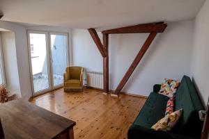 Retro Wooden Touch Apartment by BookingHost