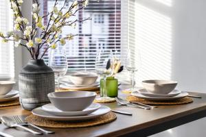 Stylish 3BR City Home - Near Deansgate - Perfect for Work, Leisure & Stadium Visits with Parking