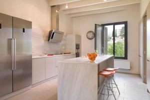 Beautiful 15th century villa on 30 acre estate, for families only