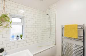 Bright, stylish townhouse