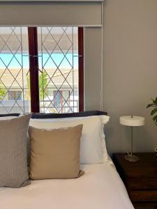 Kalk Bay Secure Seaside Apartment with Pool