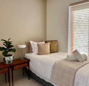 Kalk Bay Secure Seaside Apartment with Pool