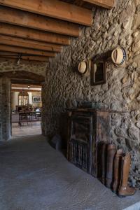 Le Moulin du Riousset, 10 personnes, 2 logements possibles communicants ou indépendants, charme des vieilles pierres et calme garanti