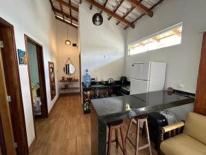 Chalé Paraíso Prado-Ba com Wi-Fi, Casa Completa com Ar condicionado