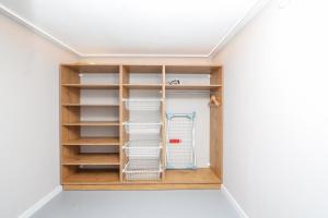 The Spinner Spot I Self Check-in I ᴄᴏʜᴏsᴛ