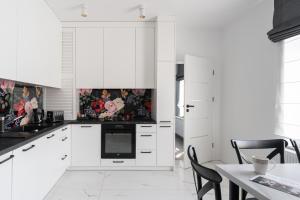 Glow - Idealny apartament dla par w Sopocie by Lion Apartments