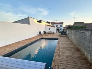 Très jolie maison - Piscine & Jacuzzi - Les Sables - 9 personnes - 奥洛讷堡