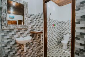 Giường trong Phòng ngủ tập thể Nữ 4 Người (Bed in 4-Bed Female Dormitory Room)