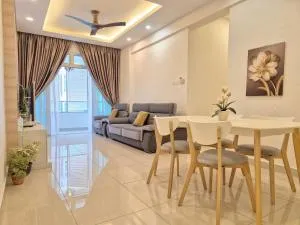 Modern Lux - Walking Distance to Mt Austin 6 Pax - Kangkar Teberau