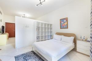 ALiving Cozy Studio with Balcony I Marina Pearl- 407