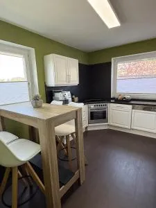 Wohnung im Grünen am Stadtrand, 50 m2, eigener Garten mit Terrasse, eigener Eingang, kostenloses Parken - Dexgitzen