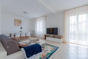 Luminosa casa a Casoli di Atri con giardino - 阿特里