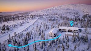 Aurora Heights - Tranquil Ski-In Stay with Free Ski Passes