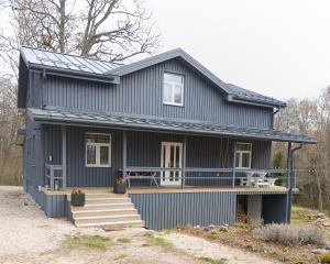 Valmiera Riverside Retreat - Beverina Secret