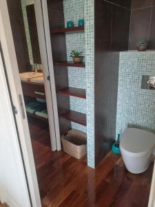 T2 centre, plage à 2 minutes, parking