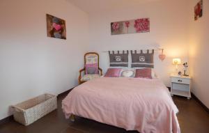 Maisons de vacances 1 Bedroom Nice Home In Vignale : photos des chambres
