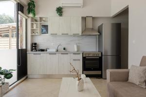 Stellas Apartment Karfas