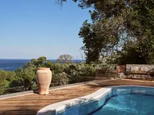 Chris & Jo Villas, Enchanting Escapes, with Heated Pools & SeaViews By ThinkVilla - Zákynthos by