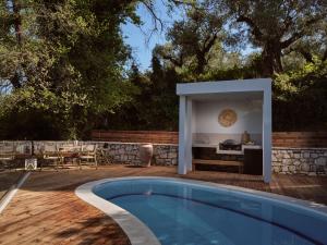 Chris & Jo Villas, Enchanting Escapes, with Heated Pools & SeaViews By ThinkVilla