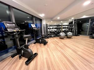 CBD Queen wharf apartment with views pool and gym