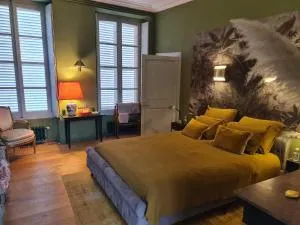 红房子旅馆 - 阿夫尔和伊通韦尔讷伊