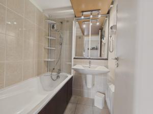 Balcon vue mer accès direct plage et piscine