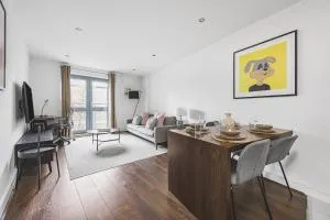 Jacobs Court by Artsy - London