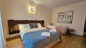 Triple Room with Garden View room in Asis de Marratxinet