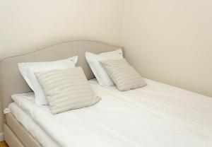 Cozy & Functional by the Opera