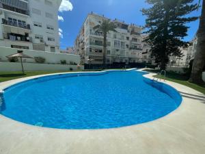 A un paso de peatonal del Balcón de Europa!