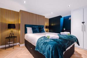 Rest&Recharge at a Luxury Retreat in Manchester - Sleeps 11, 5 Bedrooms, 3 Bathrooms, Free Parking
