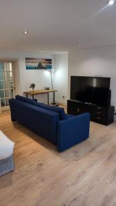Ideal 2BHK in upper Berkeley BK1