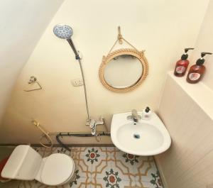 Lushstay Hanoi - Train Street Hostel