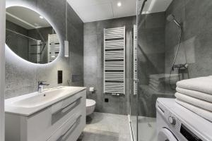 Towarowa Towers Apartments