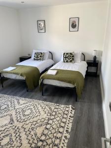 Royal Oak Apartments 7 - Free Secure Parking - 2 Bedroom - Perfect for Contractors