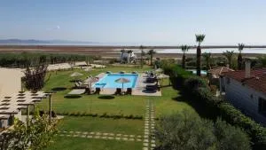 Flamingo View Suites & Villas - Áyios Mámas