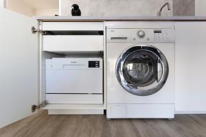 Grand studio climatisé à la mer avec garage privé