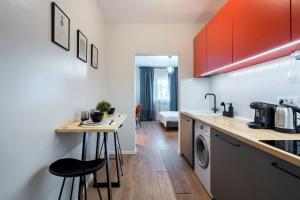 Mandarina Central Studio