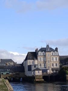 Maisons de vacances Maison au calme, proche du centre de Landerneau : photos des chambres