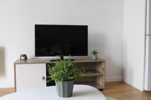 Appartements Logement lumineux pres de la mer et de la ville : photos des chambres