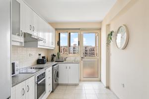 Royal Seacrest amazing location 2 Bed Apartment by VICHY Holidays