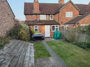 Aylesbury Cottage - Beaconsfield