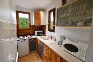 Maisons de vacances Maison 6 personnes climatisee dans residence avec piscine a 900 M des plages : photos des chambres