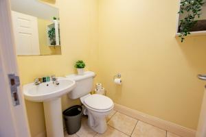 133 - Large Duplex House by Shortstays