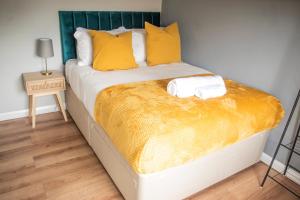 Stylish 4-Bedroom Getaway Free Parking