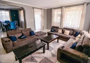 Sifa House - The Family Damside Escape with Amazing Views - Mutomo