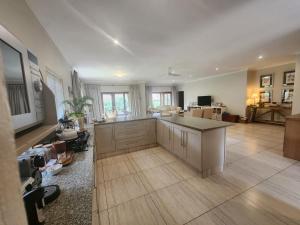 Maclarty House - Golf Estate Villa