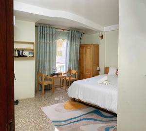 Khách Sạn Tiến Loan