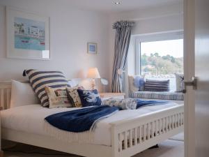 Large Riverside Retreat with Panoramic Dart Views